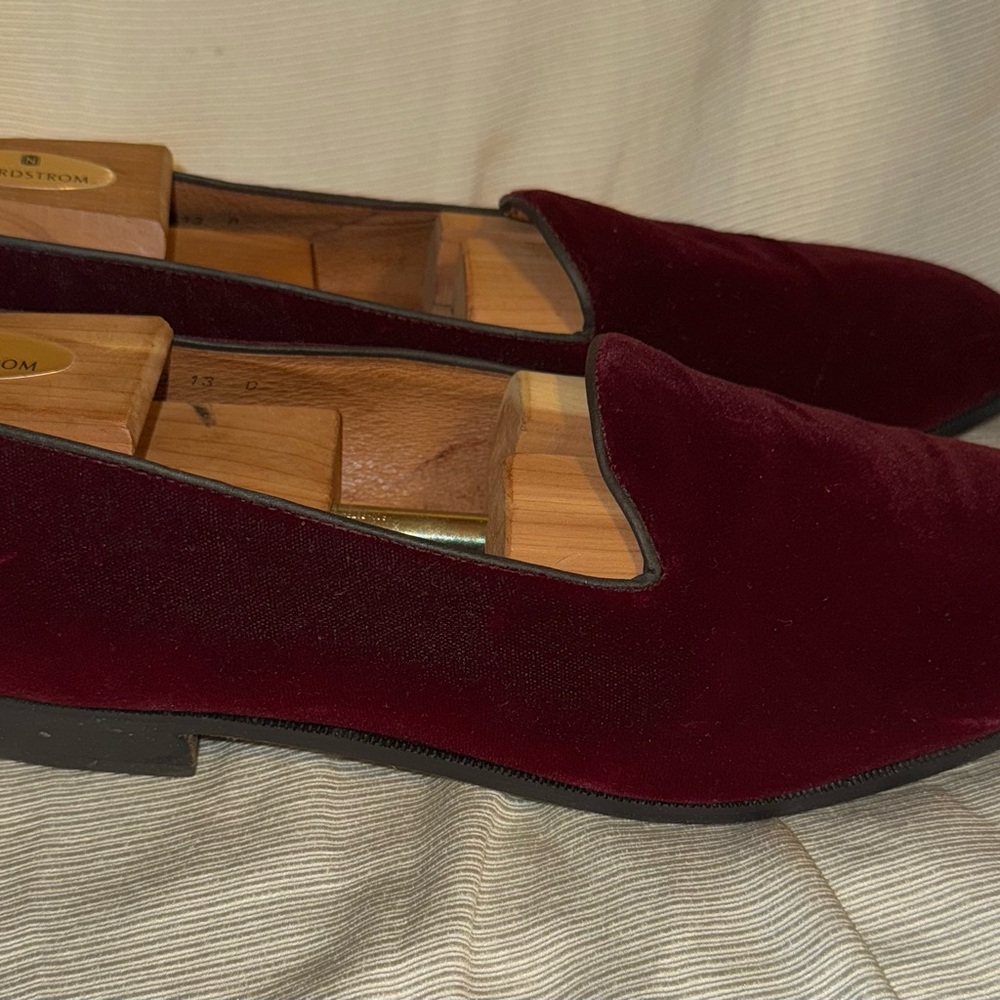 Giorgio Brutini Burgundy Velvet Loafers with Nordstrom shoe trees - Picture 4 of 12